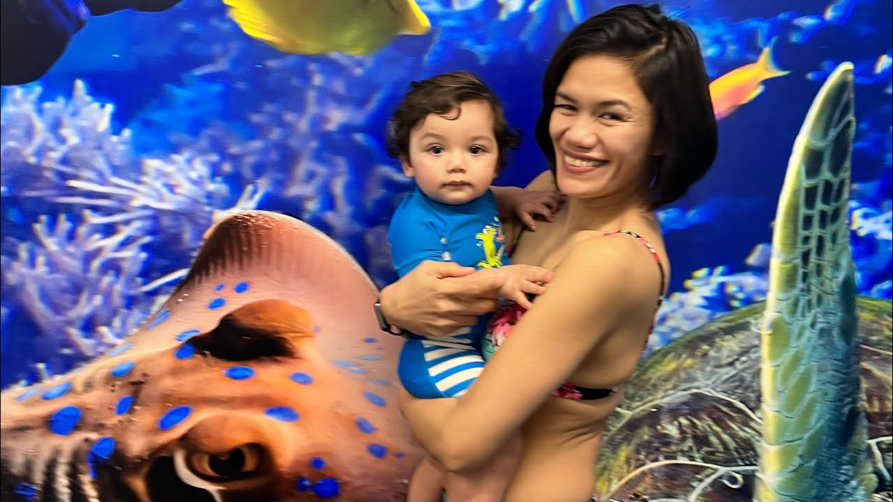BABY’S FIRST TIME AT THE POOL - YouTube