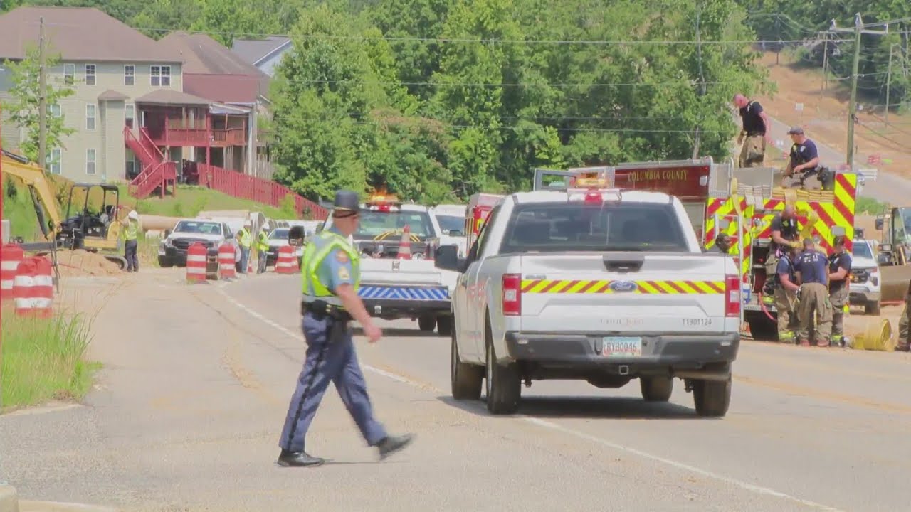 Columbia County evacuates homes, closes roads due to gas leak - YouTube