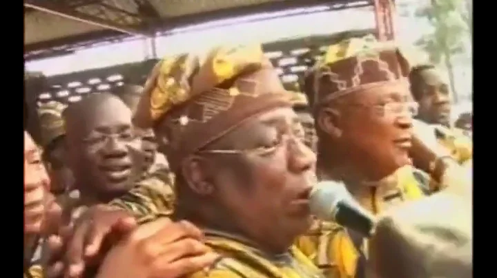 K1 De Ultimate and Sikiru Ayinde Barrister exchanged mic at Alhaji Kolligton mother's burial in 2007