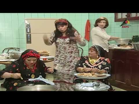 زكريا رجع من الحج وعازم أهل البلد أولاد الأكابر