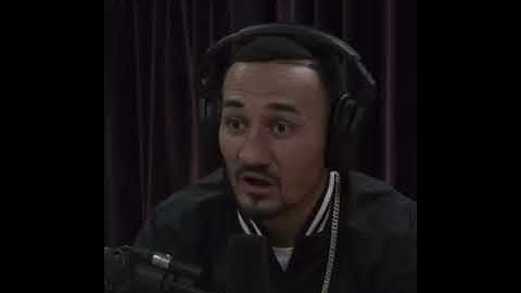 Max Holloway learned some striking techniques from The ufc undisputed game.
