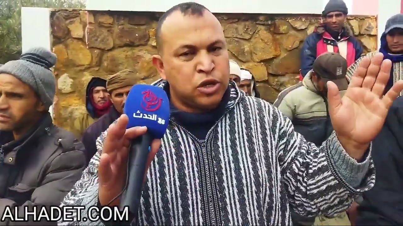 معاناة تلاميذ تنفنيت جماعة ام الربيع من قلة المعلمين والنقل المدرسي ويتساءلون...شكون باع سقف المدرسة