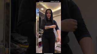 Melek Azad Chooses Clothes