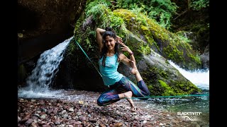 Slackline Profi Andrea Dattoli shows amazing Yoga Moves!