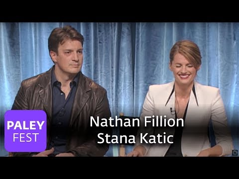 Vídeo: Patrimoni net de Nathan Fillion: wiki, casat, família, casament, sou, germans