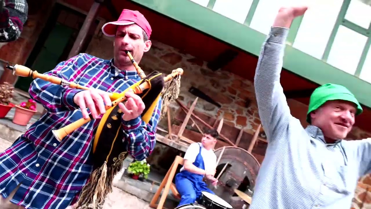 RASTREROS - “O Cagadeitado” (Videoclip oficial)