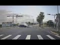 轎車猛撞分隔島橫躺路中央 網友喊：葫蘆堵大橋「真的堵了」