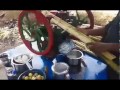 Выжимание сока из тростника в Индии 2017