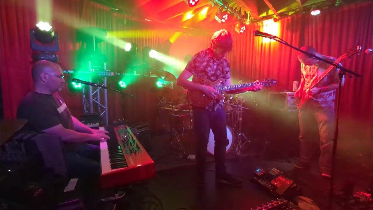 "Slave to the Traffic Light" performed by The Great Divide — Sat, May