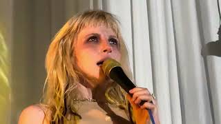 Hayley Williams - Parachute (live at Amsterdam 2026)