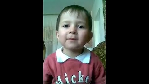 طفل تركي يقرأ القرآن الكريم وهو ينطق بصعوبه لصغر سنه ❤😄