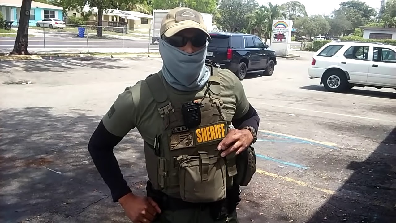 camera iphone 8 plus apk Masked Broward county sheriff deputies demands id walk of shame!