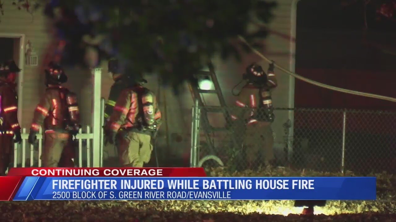 Firefighter injured while battling house fire - YouTube