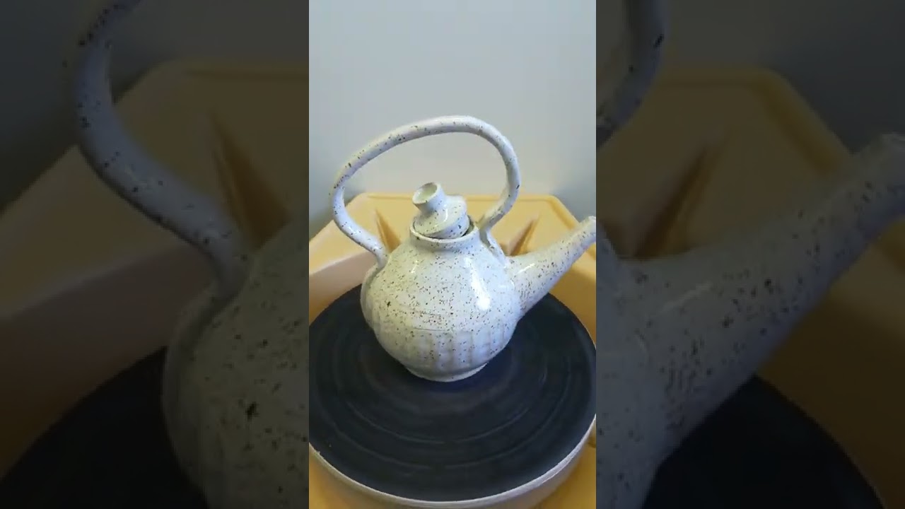 A 30: Gespikkelde theepot