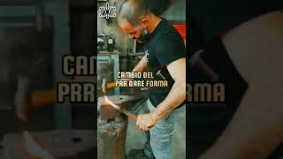 Mastro Caparra #blacksmith #ferrobattuto #arte #metalwork #incudine #forgia