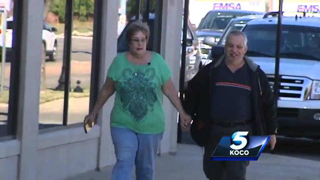 Family of crash victims meet paramedic, EMT who tried to save loved ...