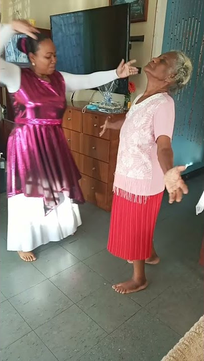 Fur mi ete wan tron @onze oudste lid van de dansgroep#gospel #suriname #blessed #praise #dance