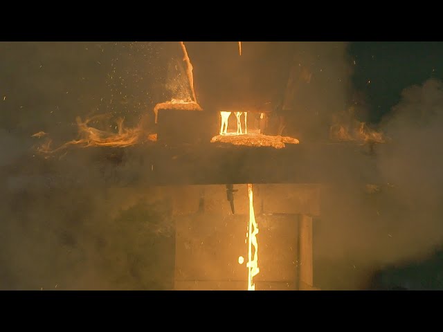 Can Steel Extinguish A 4,000°F Thermite Flame? | Street Science