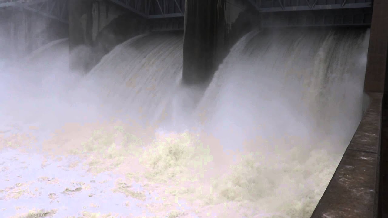 Fort Gibson Dam releasing 108k CFS - May 31, 2015