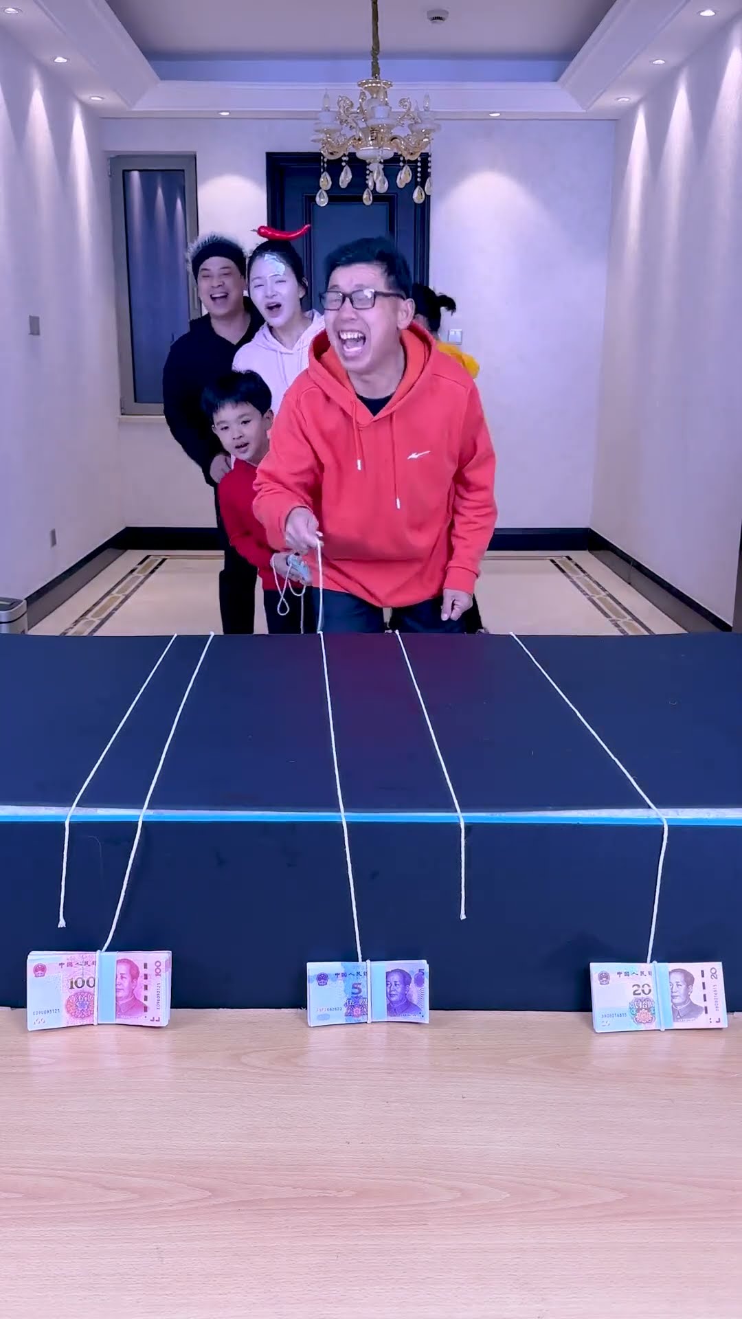 Rope Pulling Challenge! No Skills, Only Luck#Funnyfamily#Partygames#Shorts#Challenge