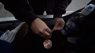 HOW TO ROLL A JOINT IN 2 MINUTES
