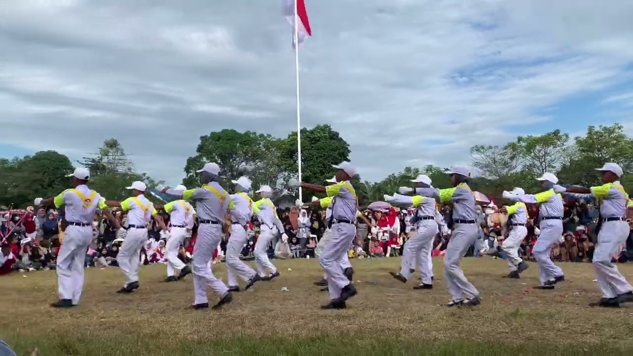 Variasi Gerak Jalan Indah Tingkat SMP Kec. Marusu dalam rangka HUT RI 77thn