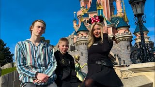 Це ЖАХ просто...Що трапилось в Disneyland?