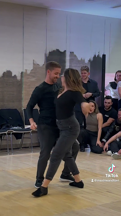 FRENCH KISSED mid dance🇫🇷😘 !! #usher #kiss #dance #dancers #viral