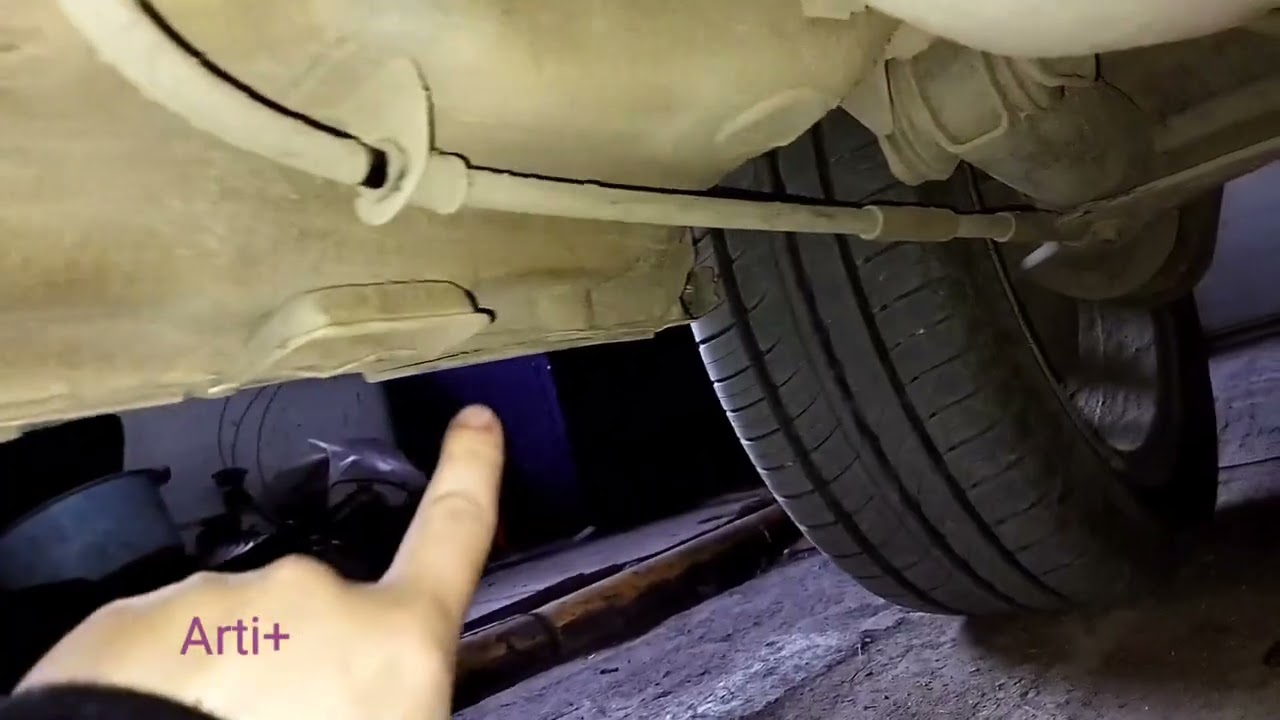 Лада гранта. Чистка дренажных отверстий порогов и дверей. - YouTube