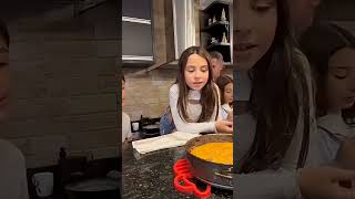 Nossa Tio Sérgio Fez Com A Sarahana E Agora Com A Vick Isso É Abuso Infantil