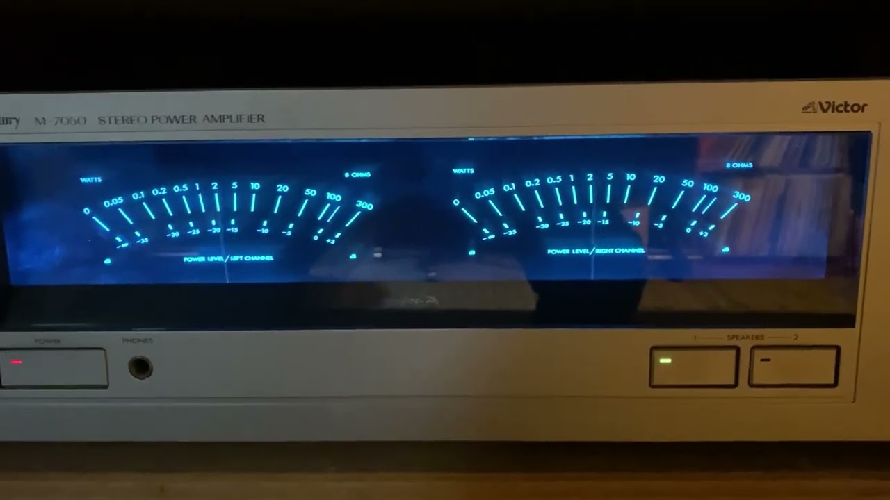 Victor JVC M7050 McIntosh C34V AR3s - YouTube