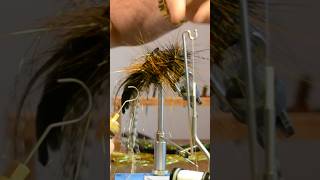 Need to feel cool? Bucktail 🦌 dubbing loop. #flytying #flytyingaddict #musky #flyfishing