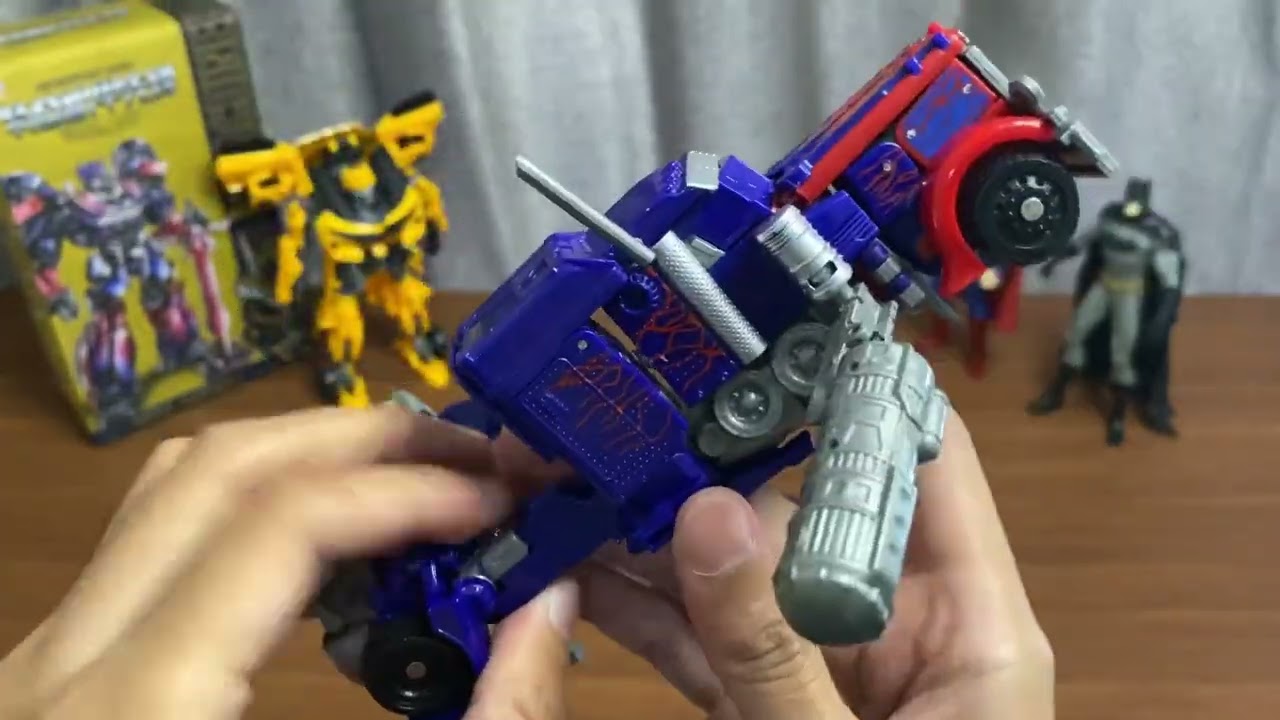 Trucker Transformation: Epic Optimus Prime Robot Conversion!