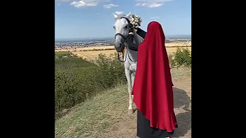 اشرقت نفسي بنور من فؤادي نقابي جنتي 