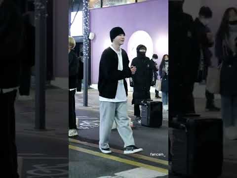 [ABLUE 에이블루] 220129 <strong>busking</strong> 2차 / BTOB 비투비 - MOVIE 무비 (김태유 <strong>focus</strong>)