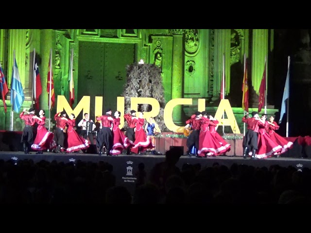El Ballet Folklórico del Bío Bío (Bafobiobio) de Chile presentando Patagonia en el 50º Festival Internacional de Folklor