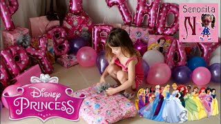 ДЕНЬ РОЖДЕНИЕ НИКОЛЬ ВСЕ ПРИНЦЕССЫ ДИСНЕЯ ОТКРЫВАЕМ МНОГО ПОДАРКОВ HAPPY B-DAY PRINCESS(Всем приветик! Сегодня у Николь ДЕНЬ РОЖДЕНИЯ!!!! Николь 4 годика!!! Близкие люди приготовили ей много подарко..., 2016-06-05T09:28:57.000Z)