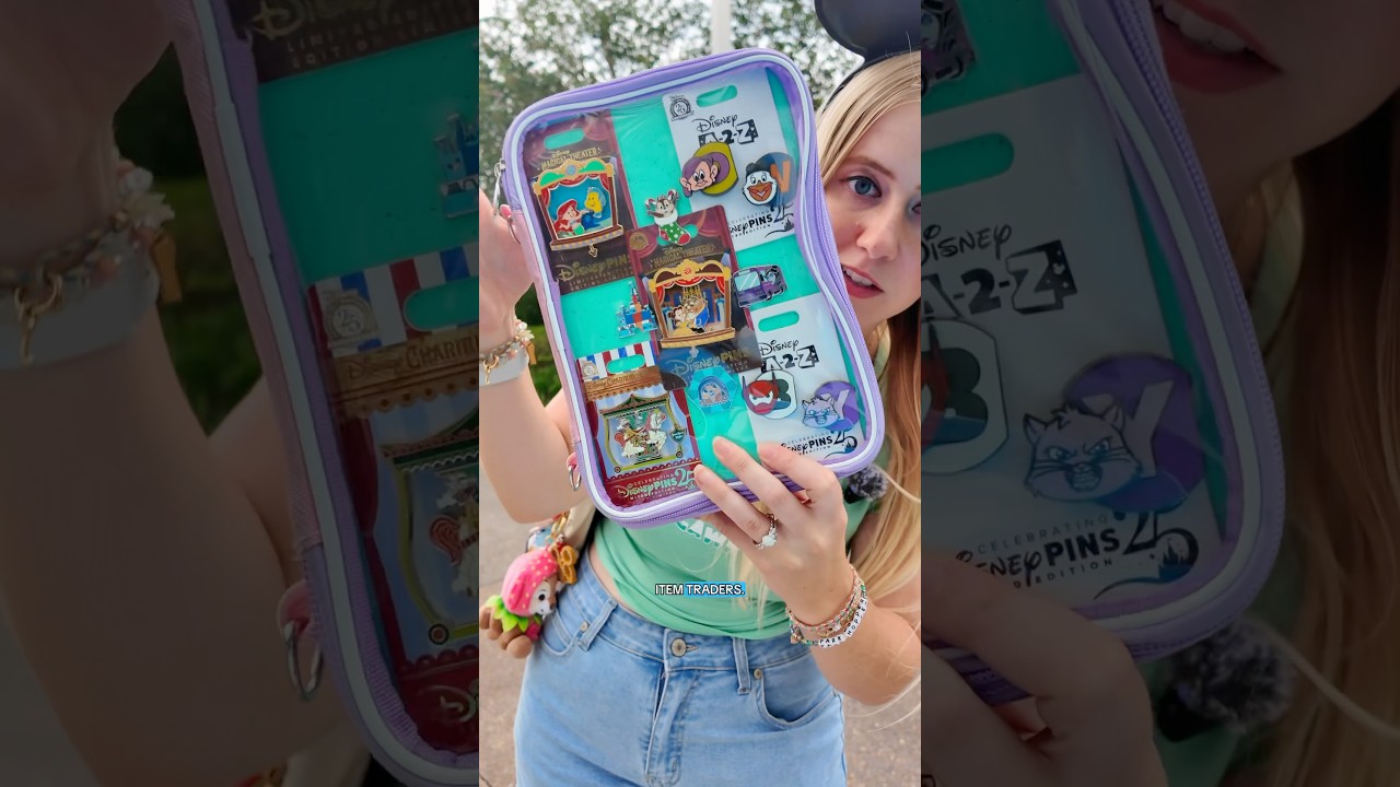 Breezeway Pin Trading!🌐💖 #disney #disneypins #disneypintrading #wdw #disneyparks #epcot
