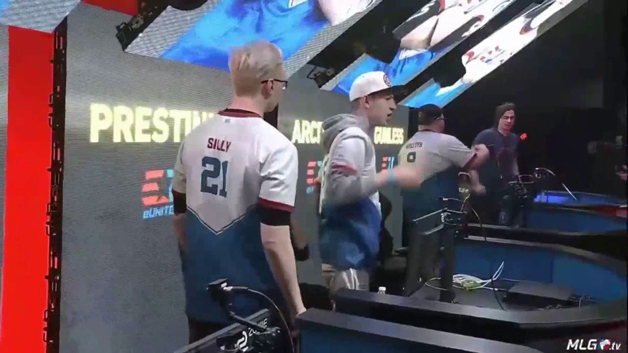 CRIMSIX THROWS HEADSET AT MLG EVENT! YouTube