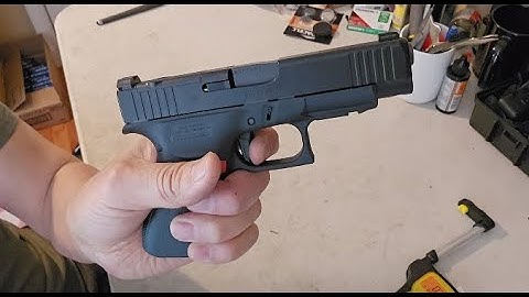 Why Glock48 is better EDC than Glock19. Johnny Glock trigger and shield 15rd magazine review.