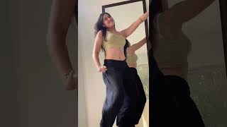 Sofia Ansari Abpganga Neha Singh Viral Tik Tok Dance Hote Trending Instagram Reels Video