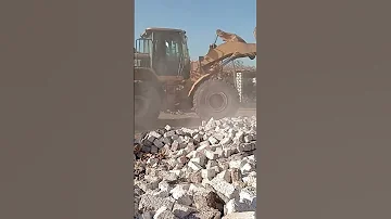 خراب ودمار وناس بتموت من هدم منازلهم ياتري مين المسؤل عن ده 