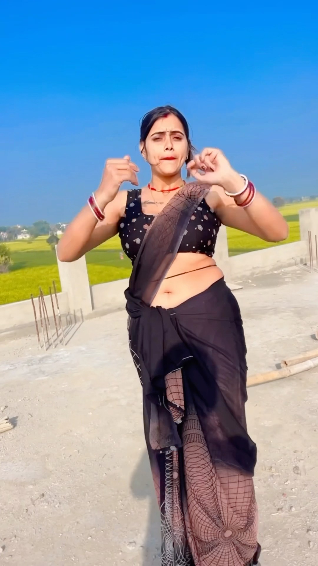 झन झन बोले मेरी तगड़ी #dance #meenu #trending