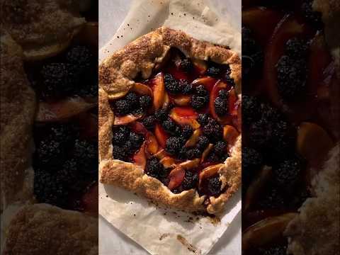 Galette de Nectarina y Moras con Hojaldre Rápido ¡listo en 5 MINUTOS!