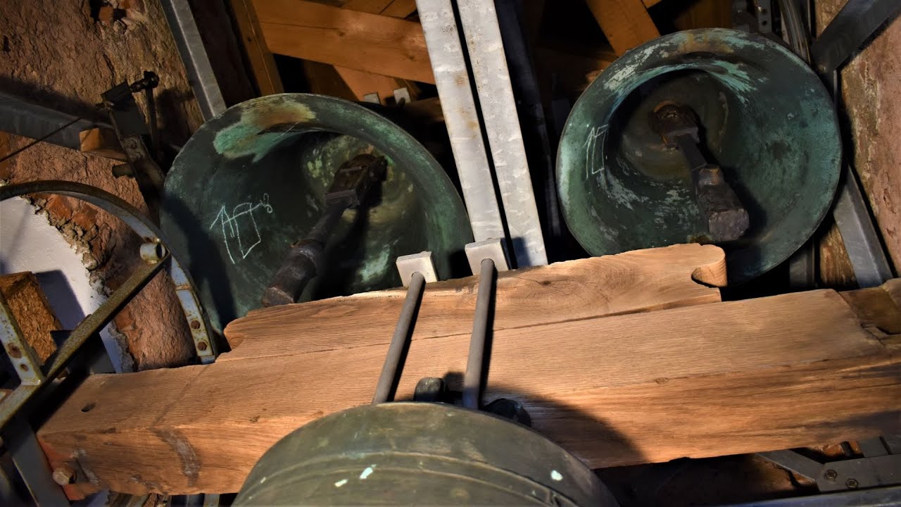 Strahlfeld (CHA) Glocken der Kloster- und Expositurkirche Hlgst. Dreifaltigkeit