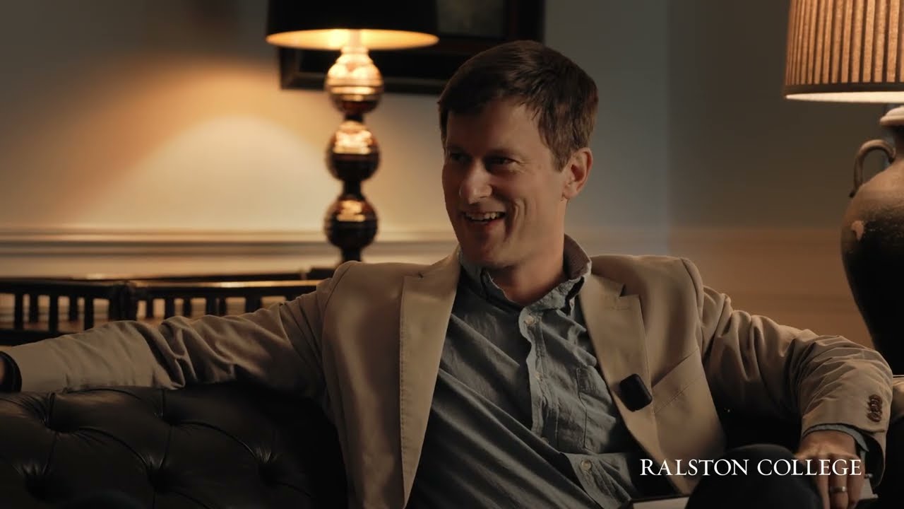 Доктор Брайсон о пяти книгах, которые продолжают определять его преподавательскую и интеллектуаль...