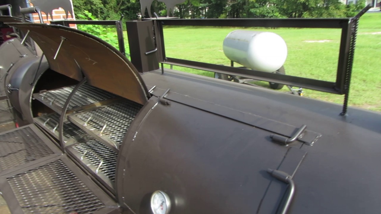 120 GAL PROPANE SMOKER/GRILL ALSO REVERSE FLOW