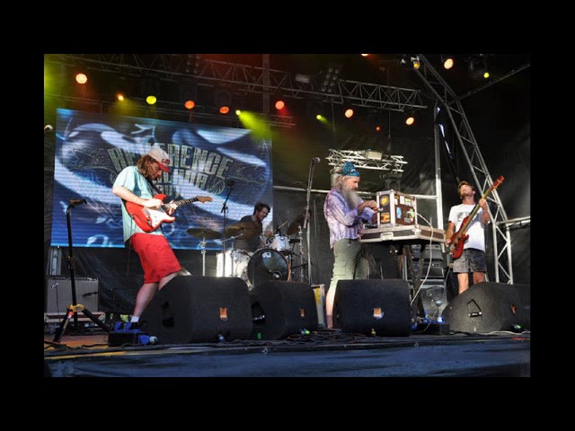 Guarda Papir and Dr Space @ Reverence Valada (2016-09-09) su YouTube Guarda Papir and Dr Space @ Reverence Valada (2016-09-09) su YouTube
