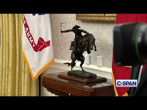 TRUMP on Oval Office pix: "I could live with George Washington . I could live with Thomas Jefferson"