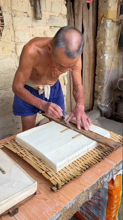 Traditional process of making tofu
